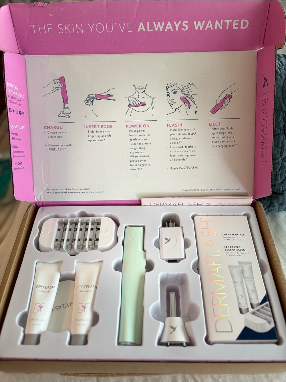 DERMAFLASH Luxe 2.0 Sonic Dermaplaning Device Kit NIB Mint Green